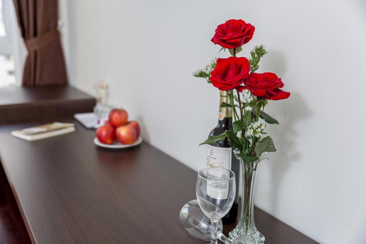 Haya Hotel Beach Дананг Екстериор снимка