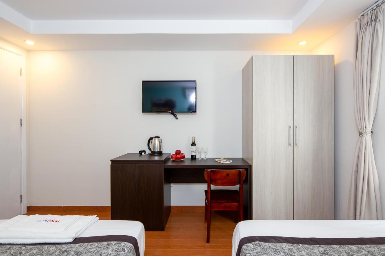 Haya Hotel Beach Дананг Екстериор снимка