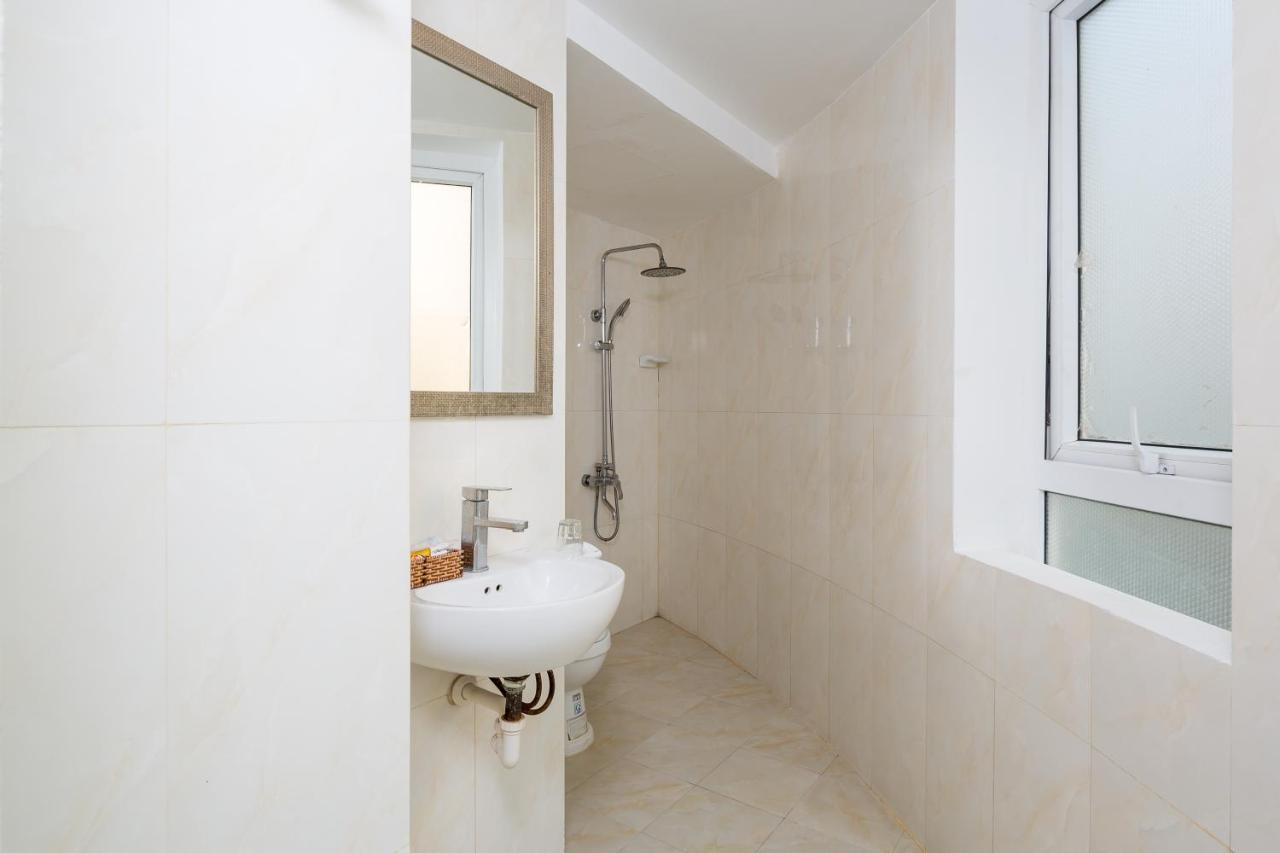 Haya Hotel Beach Дананг Екстериор снимка