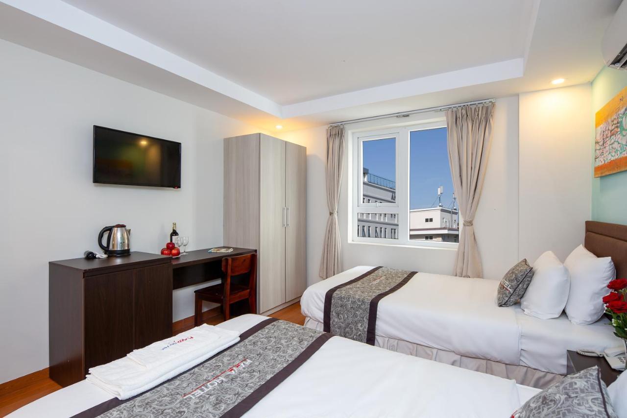 Haya Hotel Beach Дананг Екстериор снимка