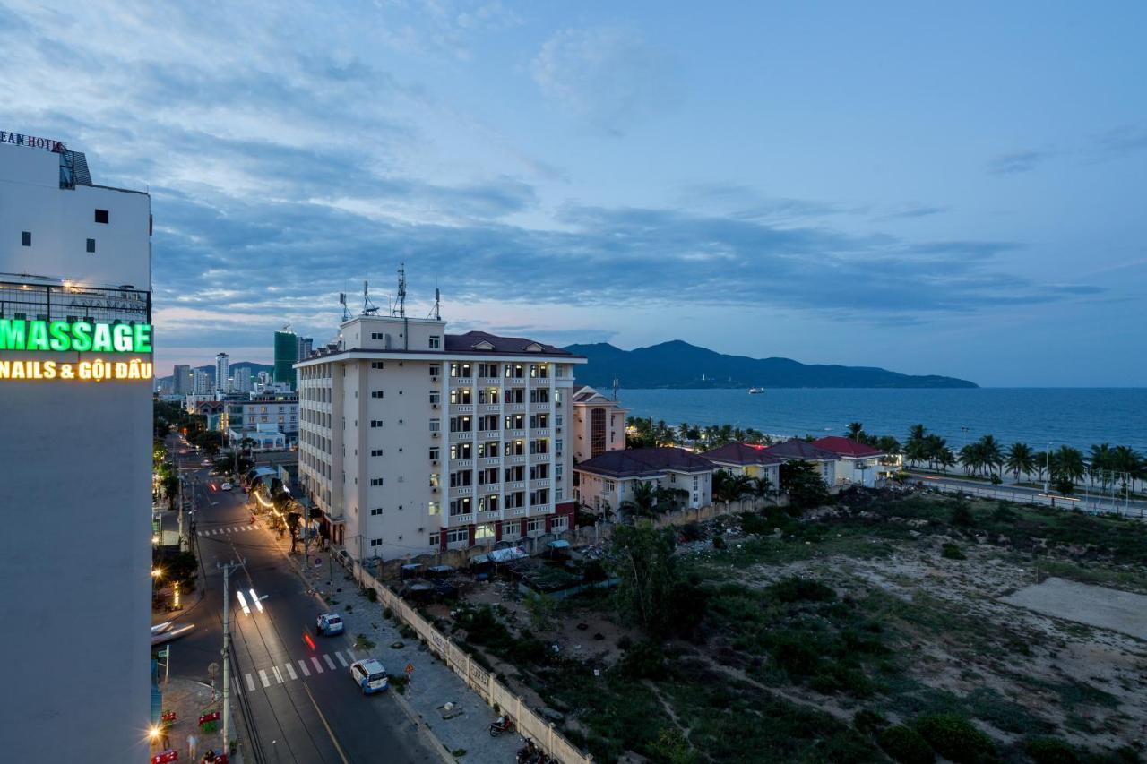 Haya Hotel Beach Дананг Екстериор снимка
