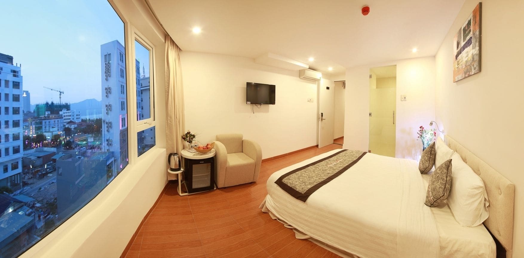 Haya Hotel Beach Дананг Екстериор снимка