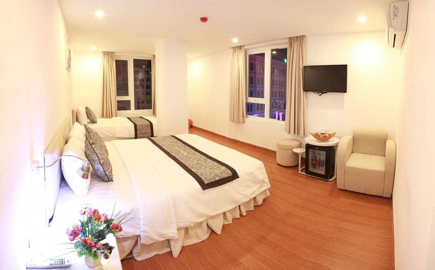 Haya Hotel Beach Дананг Екстериор снимка